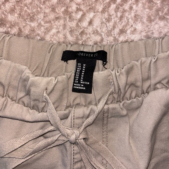 Forever 21 Women’s Khaki Drawstring Shorts | M - Picture 3 of 5